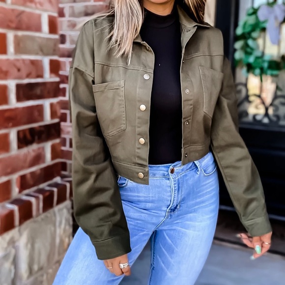🎉HP x2!🎉 [IRIS] Olive Button Cropped Jacket - Large - Picture 1 of 4